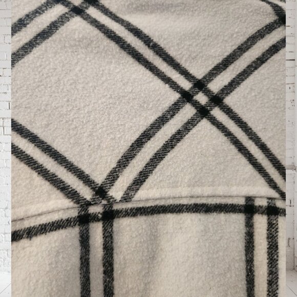 Altar’d State Plaid Shacket – Women’s Medium - Picture 3 of 11